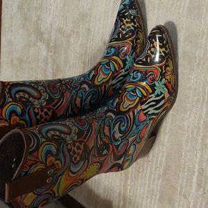 Rain Bops by Beehive